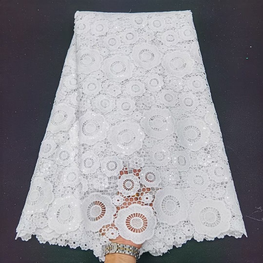 Sponsaeque Lace Launches Novae Collectionis Elegantis et sine tempore Nuptialis Accessories