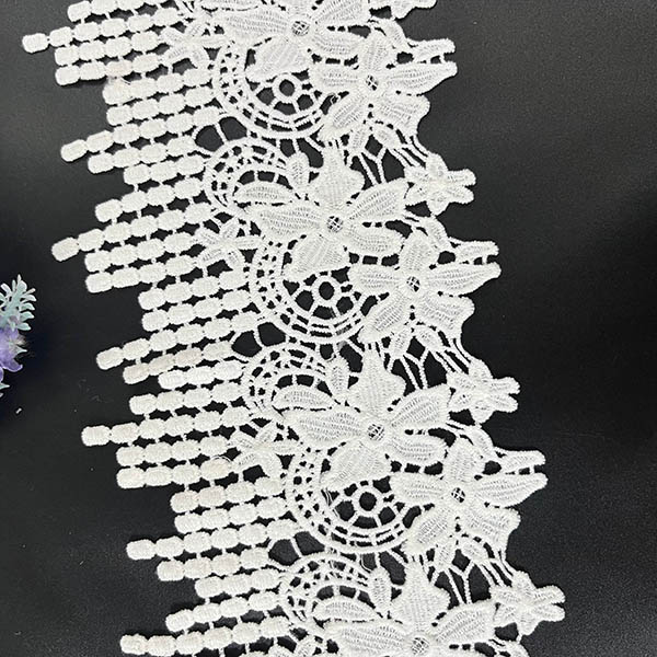 Sponsaeque Lace Trim